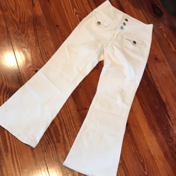 Cache High waisted white jeans. Boot leg. 6 - Picture 1 of 6